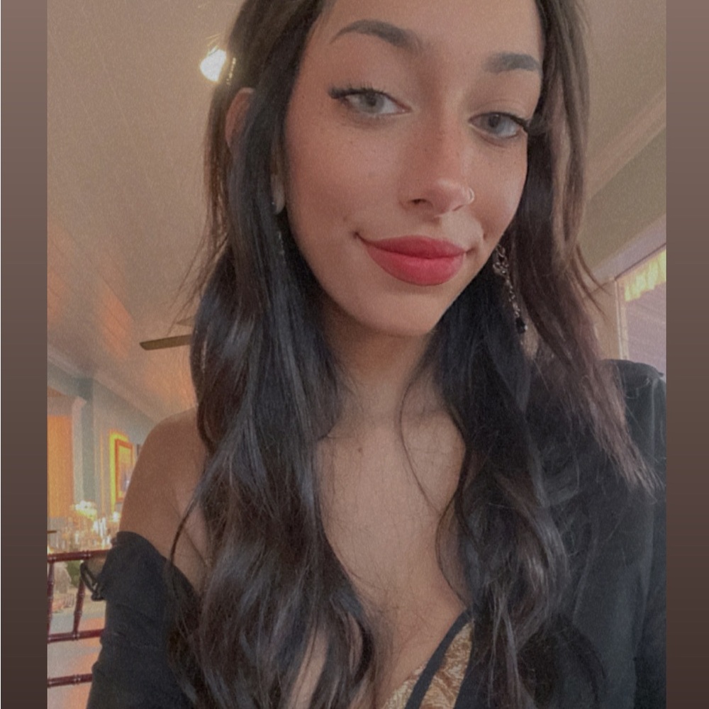 Meet your Posher, Clairissa